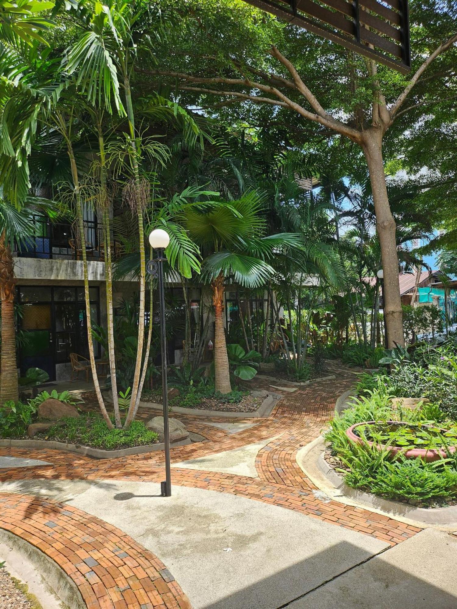 The Picturebook Guesthouse Mae Sot Ngoại thất bức ảnh