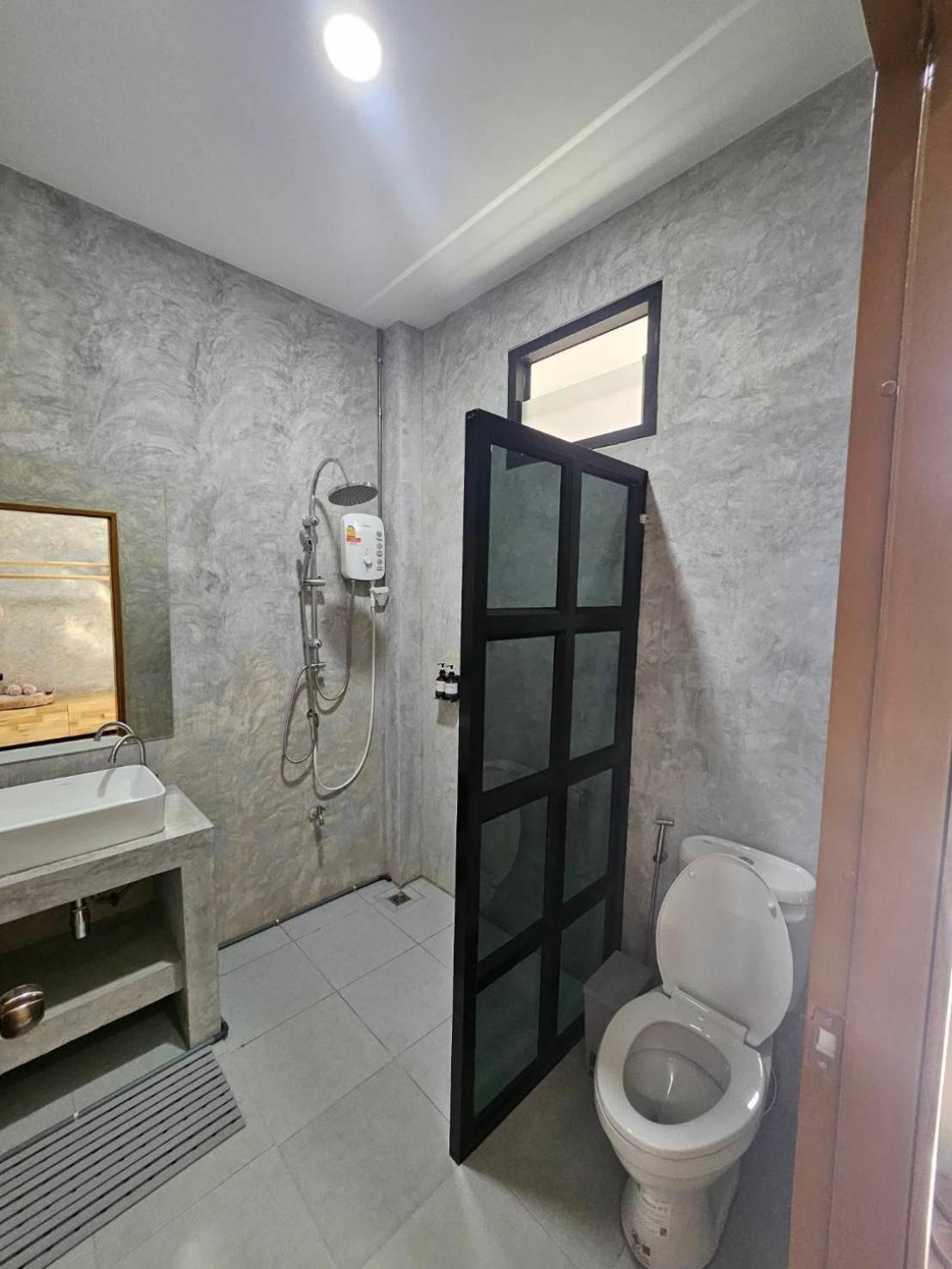 The Picturebook Guesthouse Mae Sot Ngoại thất bức ảnh
